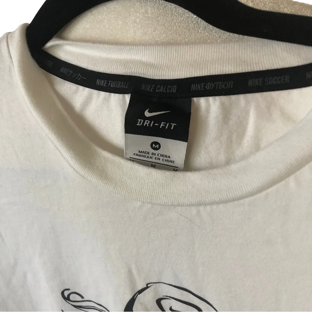 Nike Soccer DriFit Tee Men M White with Skull and Birds Short Sleeve Crew Neck